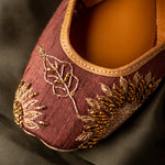 Load image into Gallery viewer, Bahar, punjabi Jutti, wedding jutti