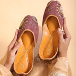 Load image into Gallery viewer, Bahar, punjabi Jutti, wedding jutti