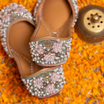 Load image into Gallery viewer, Bravery, designer punjabi jutti, wedding jutti