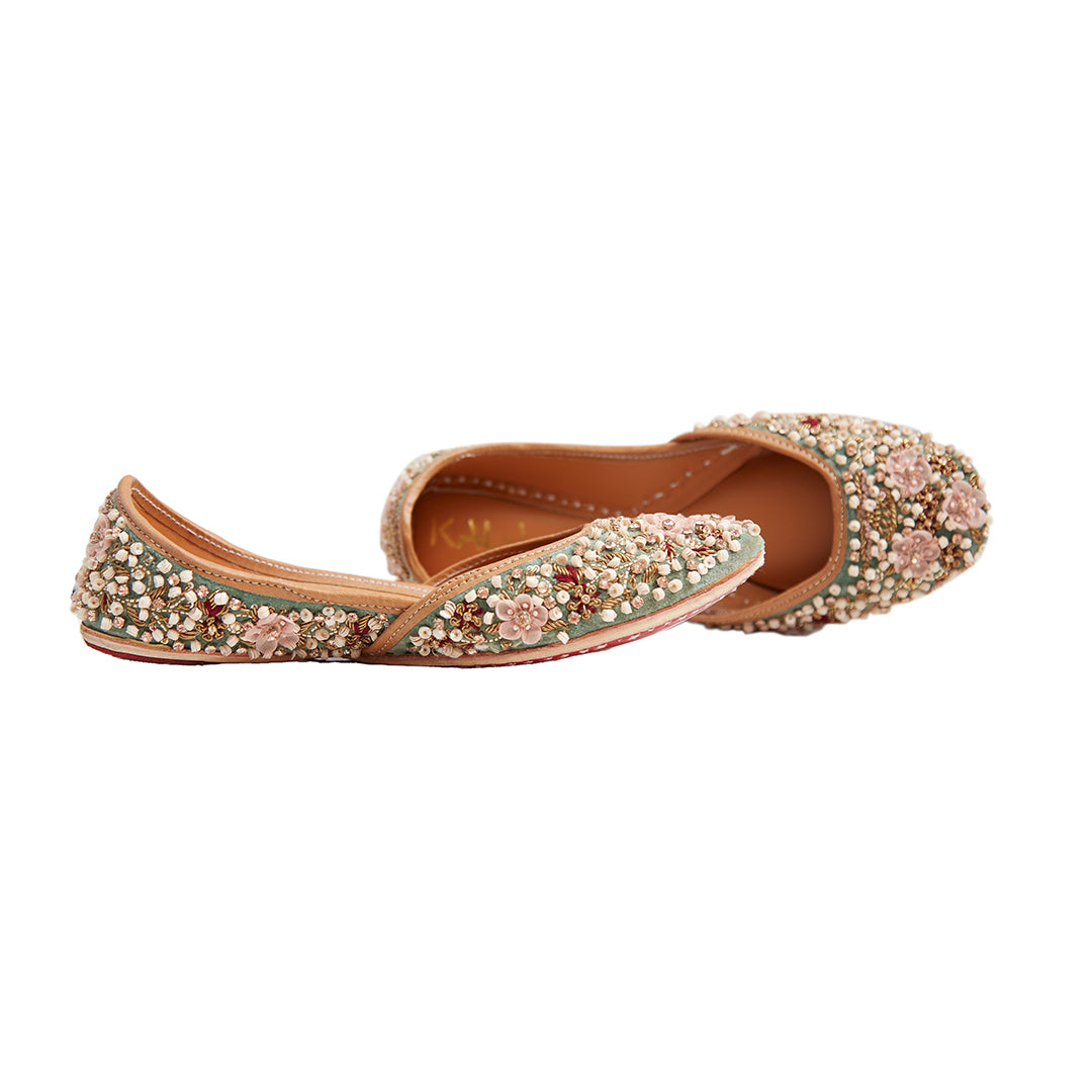 Bravery, designer punjabi jutti, wedding jutti