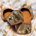 Load image into Gallery viewer, Fearless Spark, punjabi jutti