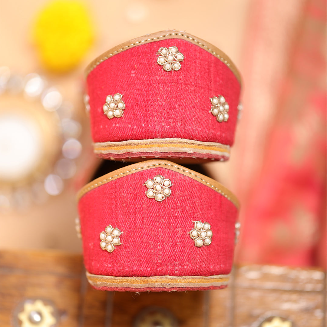 Graceful Poise, punjabi Jutti