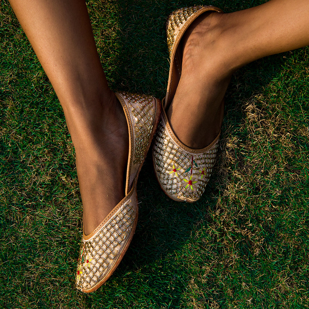 Guldasta Jutti