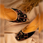 Load image into Gallery viewer, Nur, black punjabi jutti