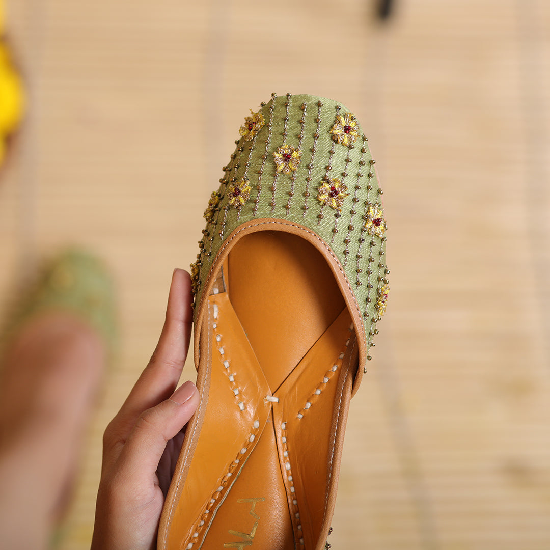 Nakashatra, punjabi Jutti