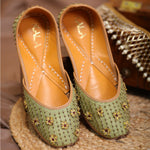Load image into Gallery viewer, Nakashatra, punjabi Jutti