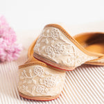 Load image into Gallery viewer, Pankhudi, punjabi Jutti, Women Mojaris