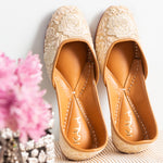 Load image into Gallery viewer, Pankhudi, punjabi Jutti, Women Mojaris