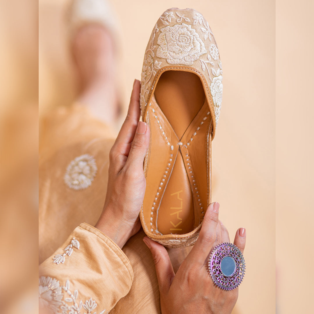 Pankhudi, punjabi Jutti, Women Mojaris