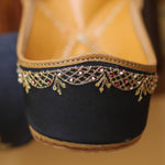 Load image into Gallery viewer, Shandaar, black punjabi jutti, mojari for women
