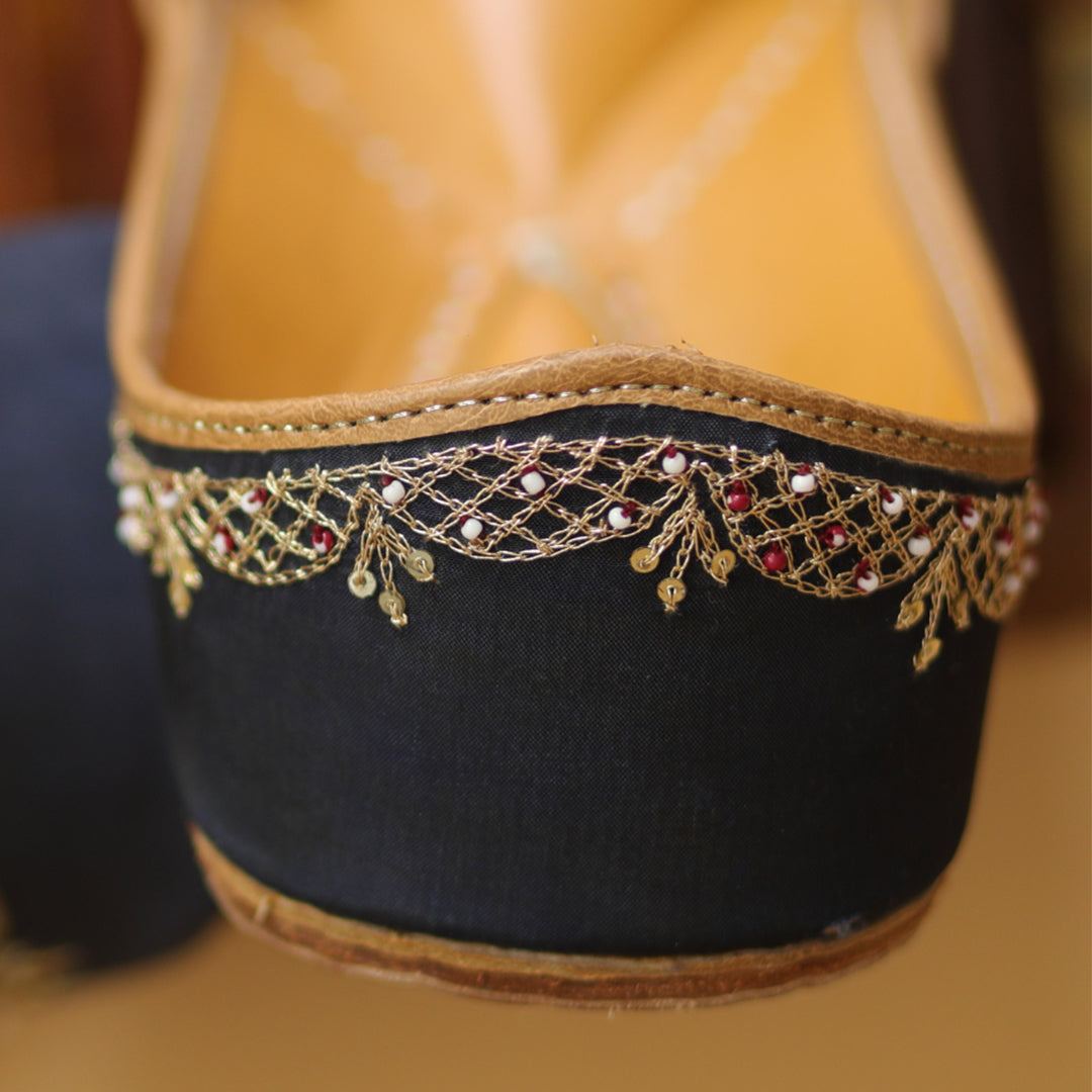 Shandaar, black punjabi jutti, mojari for women