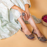 Load image into Gallery viewer, Shandaar, black punjabi jutti, mojari for women