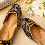 Load image into Gallery viewer, Shyen, punjabi Jutti, Women Mojaris