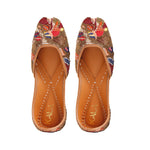 Load image into Gallery viewer, Soulful Grace, punjabi Jutti, Women Mojaris