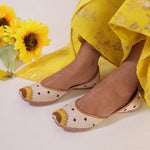 Load image into Gallery viewer, Sunshine, punjabi Jutti