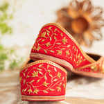 Load image into Gallery viewer, Swarna, bride jutti, mojari for women