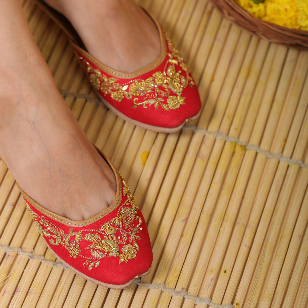 Swarna, bride jutti, mojari for women
